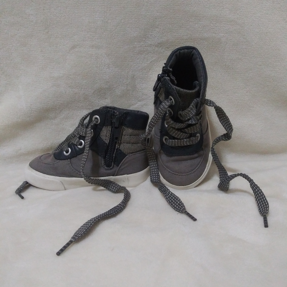 Old Navy High Top Baby Boy Shoes size 5